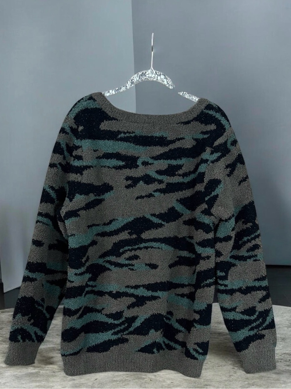 Barefoot Dreams CozyChic Barefoot in the Wild Sweater XL Camo Olive Green Black
